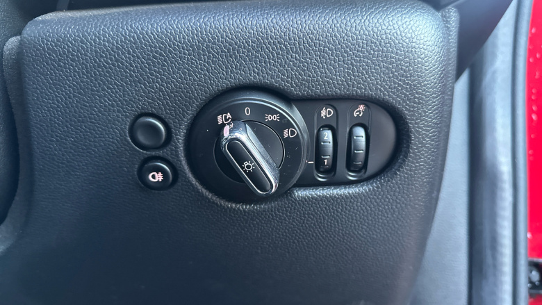 MINI Hatchback 135kW Cooper S Level 2 33kWh 3dr Auto Electric Hatchback